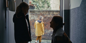 Cleo Itschert, Hans Jesse Beyerling, Birgit Stauber (v.l.n.r.) in "A Day in the Life of a Boy" (2021); Quelle: Niklas Bauer, © Fourmat Film GmbH