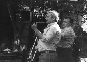 Helmut Dziuba, Helmut Bergmann (v.l.n.r.) bei den Dreharbeiten zu "Erscheinen Pflicht" (1984); Quelle: DEFA-Stiftung, © DEFA-Stiftung, Christa Köfer