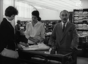 Screenshot aus "Lodenfrey Interview (Nr. 9 Strickwaren)" (1960); Quelle: DFF