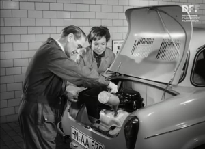 Screenshot aus "NSU (Nr. 3 Einfache Wartung)" (1960); Quelle: DFF