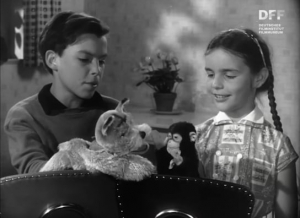 Screenshot aus "Steiff (Nr. 1 Hund und Affe)" (1960); Quelle: DFF