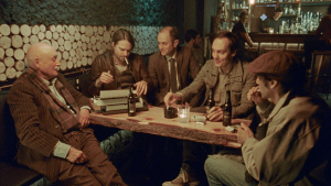 Dietrich Kuhlbrodt, Alexander Merbeth, Charles Toulouse, Rafael Stachowiak, Asad Schwarz (v.l.n.r.) in "Gasmann" (2019); Quelle: missingFILMs, DFF