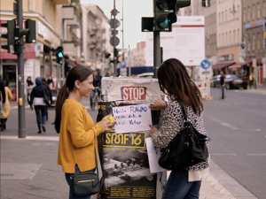 Yeliz Simsek, Jale Arikan (v.l.n.r.) in "Notes of Berlin" (2020); 