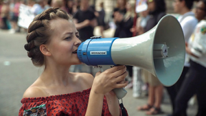 Clara Mayer in "Aufschrei der Jugend" (2020); Quelle: W-film, DFF, © W-film, rbb