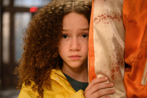 Chloe Coleman in "Gunpowder Milkshake" (2021); Quelle: Studiocanal, DFF, © 2020 STUDIOCANAL SAS, Foto: Reiner Bajo