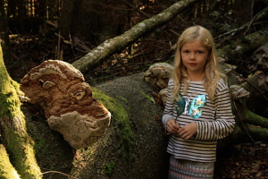 "Lene und die Geister des Waldes" (2020); Quelle: Real Fiction Filmverleih, DFF, © Basthorster Filmmanufaktur, Foto: Rainer M. Schulz