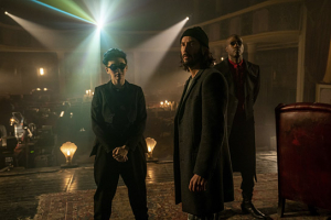 Jessica Henwick, Keanu Reeves, Yahya Abdul-Mateen II. (v.l.n.r.) in Warner Bros. Pictures, Village Roadshow Pictures and Venus Castina Productions' "The Matrix Resurrections" (2021), a Warner Bros. Pictures release.; Courtesy of Warner Bros. Pictures, © 2021 Warner Bros. Entertainment Inc., Village Roadshow Films (BVI) Limited, Foto: Murray Close