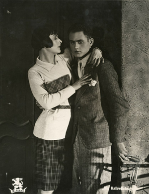 Georgia Lind (links) in "Die Halbwüchsigen" (1929), Quelle: DFF