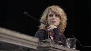 Heike-Melba Fendel in "Als Susan Sontag im Publikum saß" (2021), Quelle: Real Fiction Filmverleih, DFF, © Studio RPK