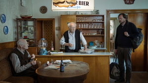 Dieter Schaad, Peter Franke, Charly Hübner (v.l.n.r.) in "Mittagsstunde" (2022)