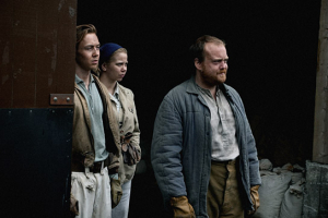 Arthur Hakalahti, Alexandra Gjerpen, Karl Vidar Lende (v.l.n.r.) in "War Sailor" (2022)