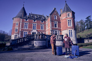 Philip Jackson, Victoria Carling (vorne v.l.n.r.) in "Der Pfau" (2023)