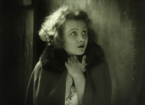 Screenshot mit Mary Johnson aus "Dagfin" (1926)