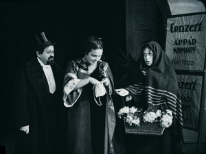 Screenshot mit Rudolf Schildkraut, Leopoldine Konstantin, Aud Egede-Nissen (v.l.n.r.) aus "Das Wiegenlied" (1915)