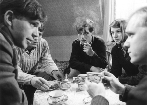 Oliver Siebert, Werner Stocker, Wulf Kessler, Lena Stolze, Ulrich Tukur (v.l.n.r.) in "Die weiße Rose" (1982)