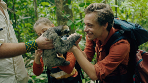 Tobias Krell (rechts) in "Checker Tobi und die Reise zu den fliegenden Flüssen" (2023)