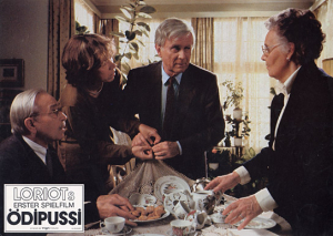 Richard Lauffen, Evelyn Hamann, Vicco von Bülow, Edda Seippel (v.l.n.r.) in "Ödipussi" (1988)