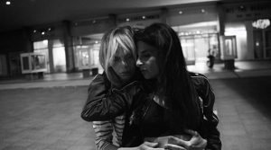 Margarita Breitkreiz, Sarah Sandeh (v.l.n.r.) in "Die Einsamkeit der Großstädter*innen" (2024)