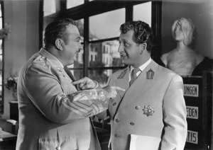 Oskar Sima, Gunther Philipp (v.l.n.r.) in "Die süßesten Früchte" (1954)