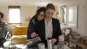 Nora Tschirner, Karoline Herfurth (v.l.n.r.) in "Wunderschöner" (2025)