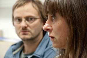 Milan Peschel, Steffi Kühnert (v.l.n.r.) in "Halt auf freier Strecke" (2011)