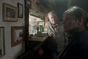 Daniel Olbrychski, Ursula Werner (v.l.n.r.) in "Wintertochter" (2011)