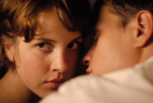 Paula Kalenberg, Vinzenz Kiefer (v.l.n.r.) in "Was am Ende zählt" (2007)