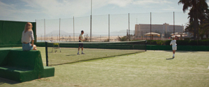 Stacy Martin, Sam Riley, Dylan Torrell (v.l.n.r.) in "Islands" (2025)