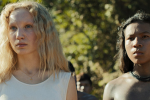 Helena Zengel, Hamã Luciano (v.l.n.r.) in "Transamazonia" (2024)