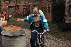 Konstantin Lindhorst in "In die Sonne schauen" (2025)