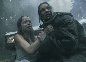 Imme Beccard, Julia Dordel (v.l.n.r.) in "The Bitter Taste" (2024)