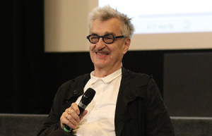 Wim Wenders als Filmpate bei der Abschlussveranstaltung "À NOUS LE CINÉMA!" des internationalen Vermittlungsprojekts "Le Cinéma, cent ans de jeunesse" am 6. Juni 2023 in Wiesbaden