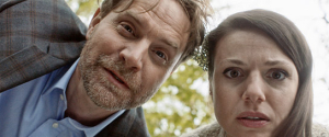 Janek Rieke, Julia Hartmann (v.l.n.r.) in "Beule - Zerlegt die Welt" (2022)