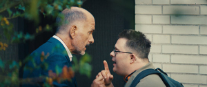 Christoph Maria Herbst, Nico Randel (v.l.n.r.) in "Ganzer halber Bruder" (2025)