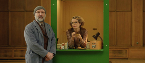 Rainer Bock, Sina Wilke (v.l.n.r.) in "Zweigstelle" (2025)