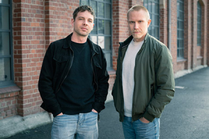 Max Ahrens, Maik Lüdemann (v.l.n.r.) ("Kein Land Für Niemand - Abschottung eines Einwanderungslandes", 2025)