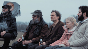 Christian Rudolf, Stefan Lampadius, Jörn Hentschel, Inga Beening, Friedrich Bochröder (v.l.n.r.) in "Ohne Wahrheit" (2024)