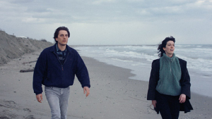 Luca Marinelli, Gaia Rinaldi (v.l.n.r.) in "Paternal Leave - Drei Tage Meer" (2025)