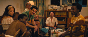 Hermila Guedes (links), Wagner Moura (3.v.r.), João Vitor Silva (2.v.r.), Isabél Zuaa (rechts) in "The Secret Agent" (2025)