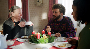 Ursula Werner, Kostja Ullmann, Safinaz Sattar (v.l.n.r.) in "Im Rosengarten" (2024)