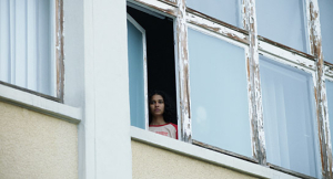 Safinaz Sattar in "Im Rosengarten" (2024)