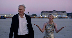 Stellan Skarsgård, Elle Fanning (v.l.n.r.) in "Sentimental Value" (2025)
