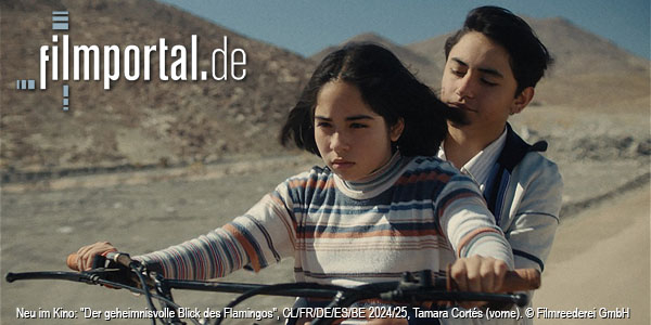 Tamara Cortés (vorne) in "Der geheimnisvolle Blick des Flamingos" (2025) Tamara Cortés (vorne) in "Der geheimnisvolle Blick des Flamingos" (2025)