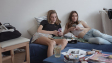 Milena Feuerer, Sophie Bogdan (v.l.n.r.) in "All I Never Wanted" (2019); Quelle: Cine Global Filmverleih, DFF, © Mateusz Smolka