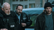 Tom Keune (mitte), Thilo Prothmann (rechts) in "Der letzte Mieter" (2018); Quelle: Dualfilm Verleih, DFF, © Dualfilm GmbH