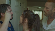 James Jordan, Aisling Franciosi, Jake McLaughlin (v.l.n.r.) in "Home" (2020); Quelle: Weltkino Filmverleih, DFF, © Augenschein Filmproduktion GmbH, Frank Griebe