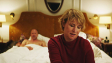 Simon Hatzl, Corinna Harfouch (v.l.n.r.) in "Alles in bester Ordnung" (2021)
