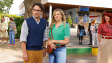 Oliver Mommsen, Laura Tonke, Peggy Grelat-Dupont (vorne v.l.n.r.) in "Mein Lotta-Leben - Alles Tschaka mit Alpaka" (2022)