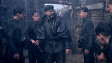Aaron Hilmer (links), Adrian Grünewald (2.v.l.), Albrecht Schuch (3.v.l.) in "Im Westen nichts Neues" (2022)