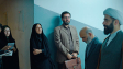 Zahra Amir Ebrahimi (3.v.l.), Arash Ashtiani (3.v.r.) in "Holy Spider" (2022)